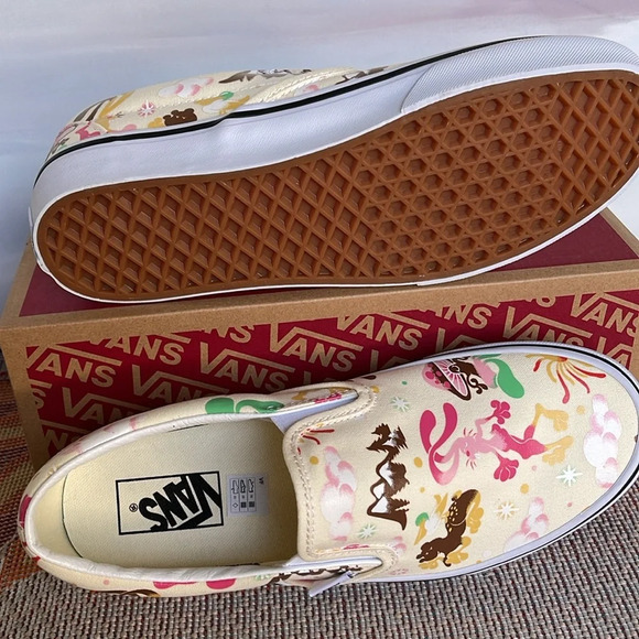 Vans Cream and Pink Patterned Slip-On Sneakers - Picture 4 of 16